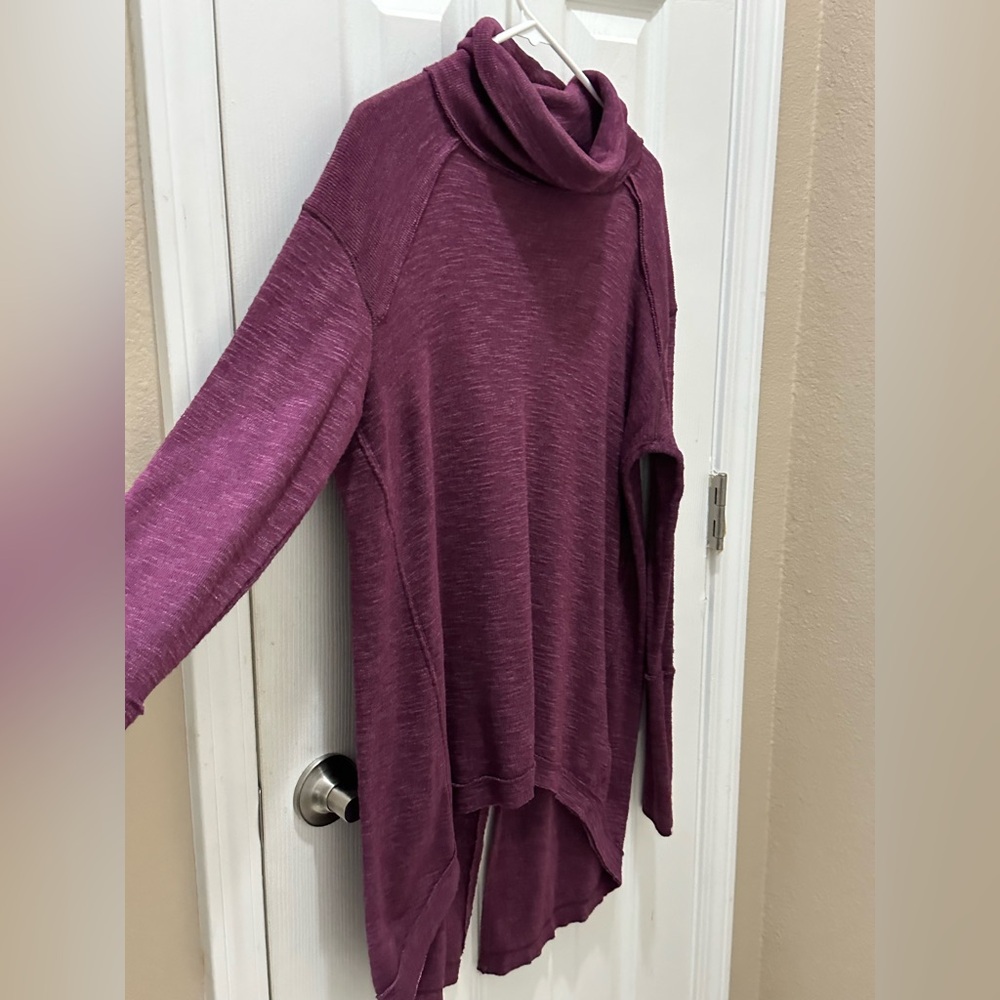 Free People We the Free Split Back Turtleneck Sweater Size Medium purple - Picture 10 of 13